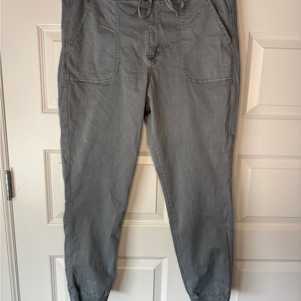 American Eagle Gray Cargo Pants